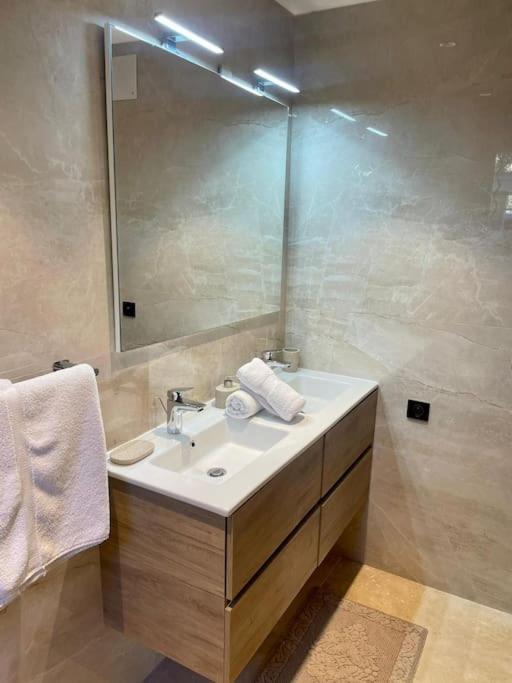 Superbe Appartement Pres De La Plage Et Du Centre Ville Сен-Тропе Экстерьер фото